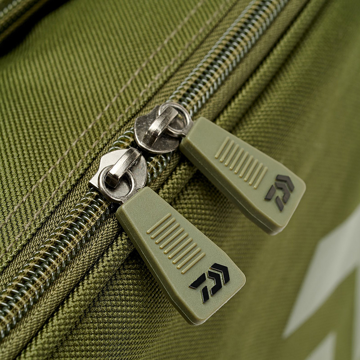 Сумка Daiwa Black Widow Compact Tackle Bag фото 4